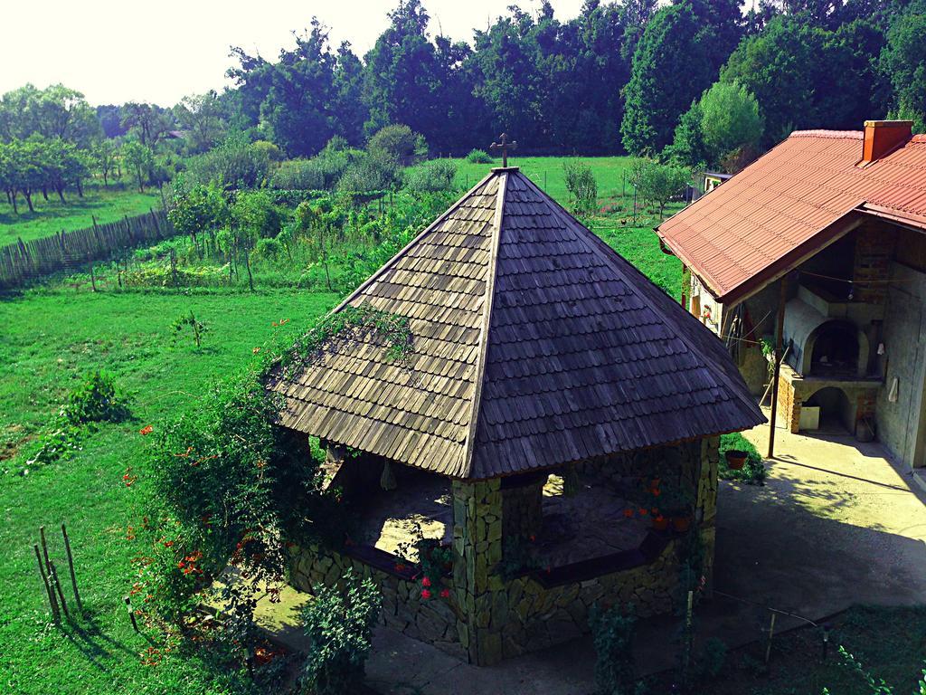 Casa Renti Hotel Novaci-Străini Exterior foto