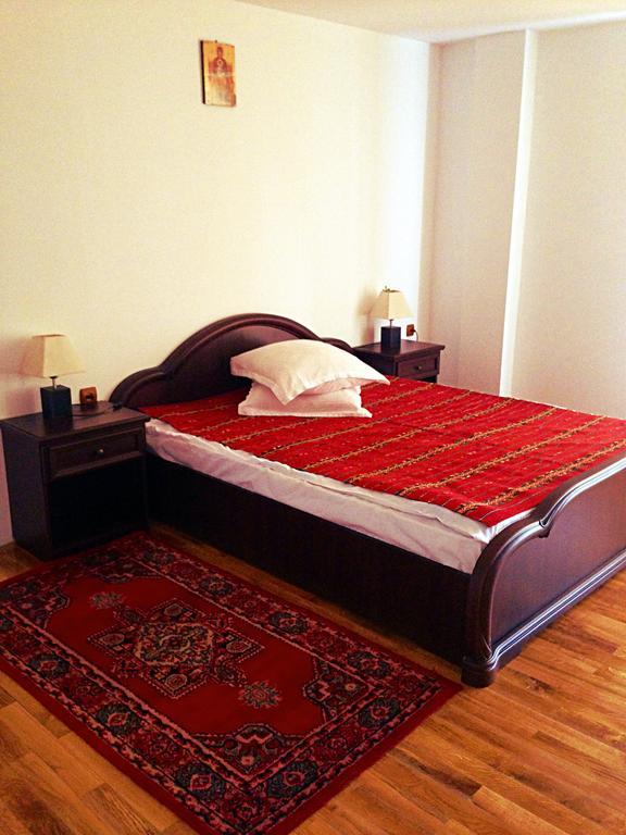Casa Renti Hotel Novaci-Străini Quarto foto