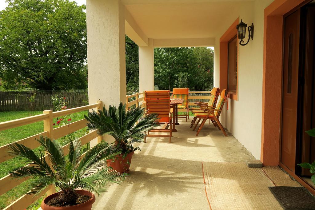 Casa Renti Hotel Novaci-Străini Exterior foto