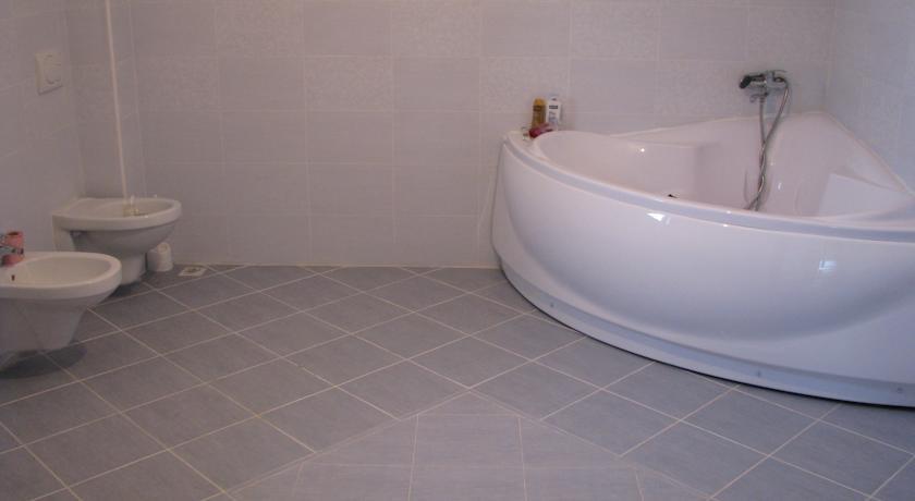 Casa Renti Hotel Novaci-Străini Quarto foto